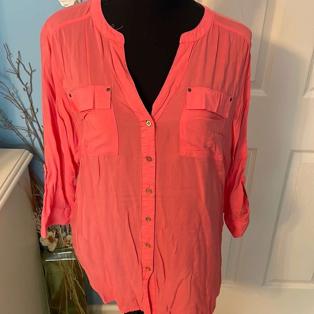 Pink vneck top